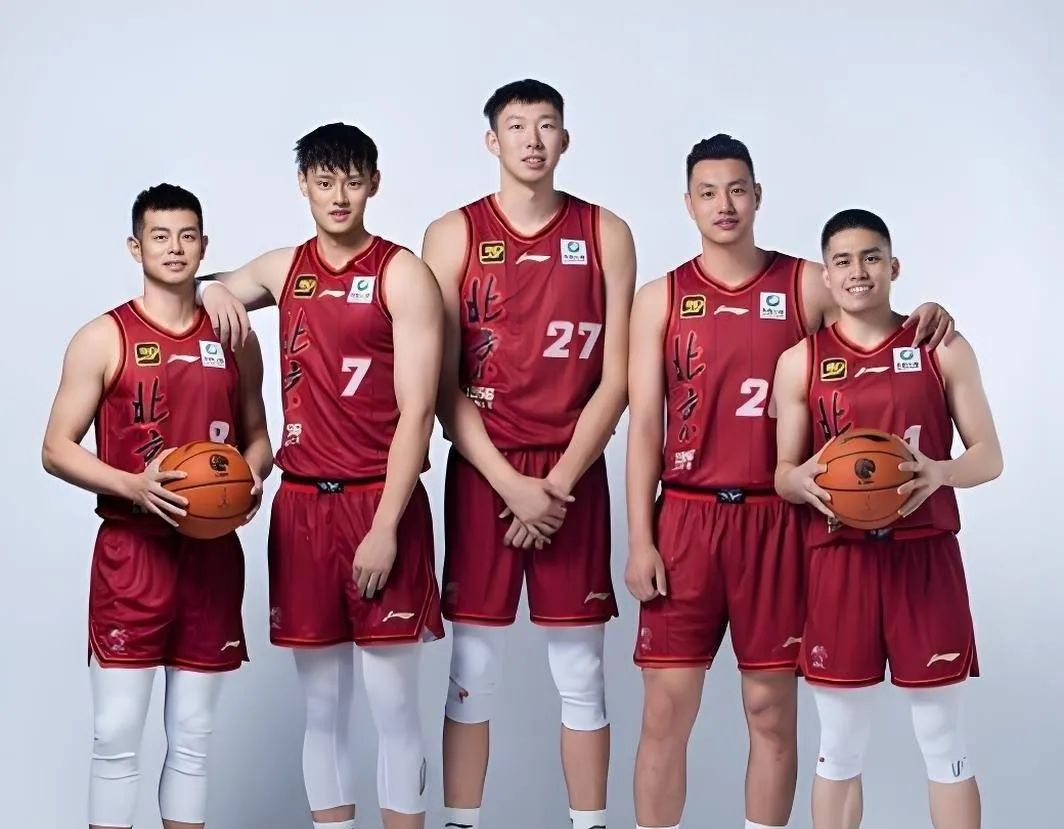 主力球员表现出色,带领全队获胜!的简单介绍 主力球员表现出色,带领全队获胜!的简单介绍