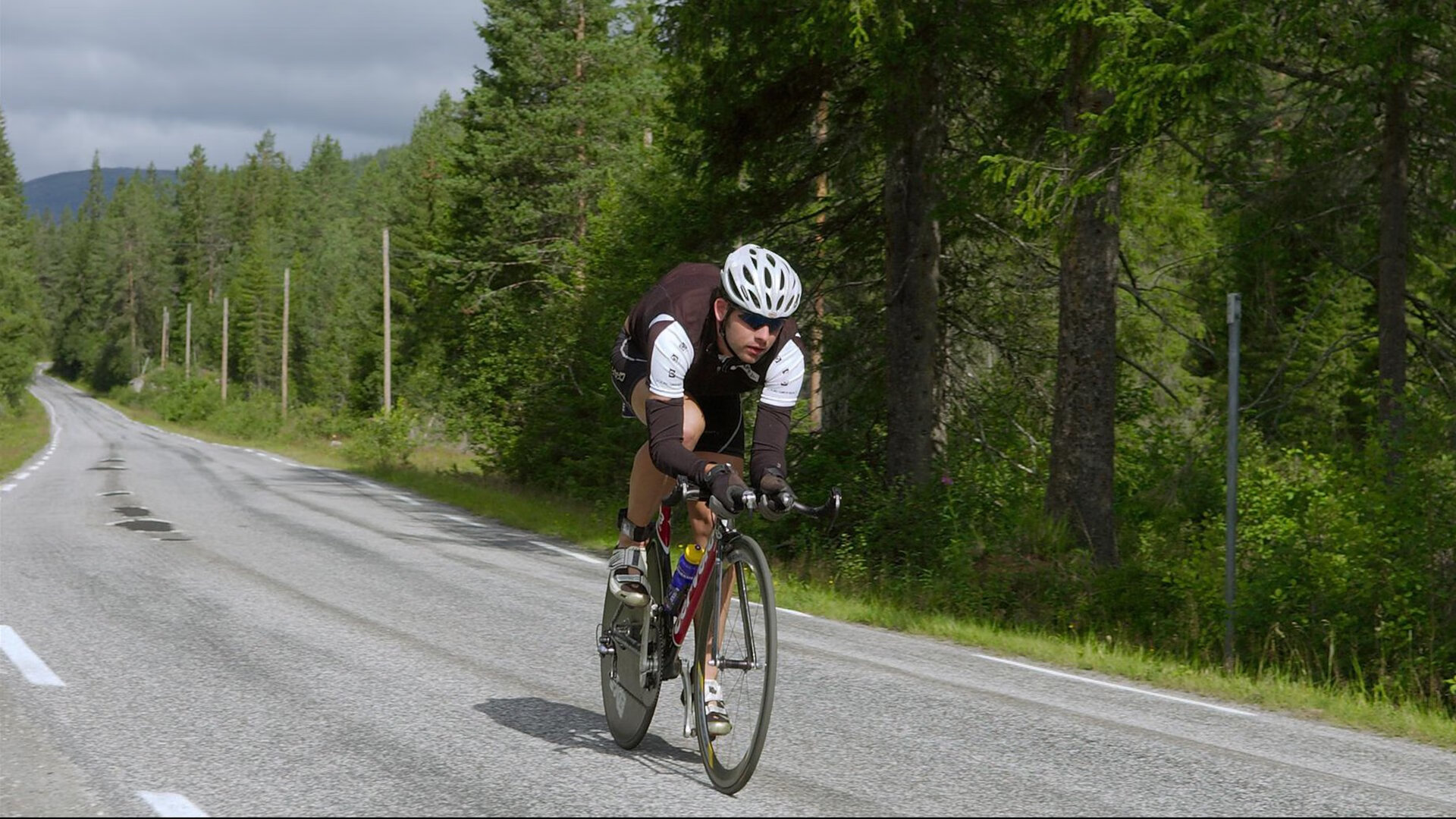 突尼斯带走芬兰，当劳塔罗在季后赛抢七接管比赛