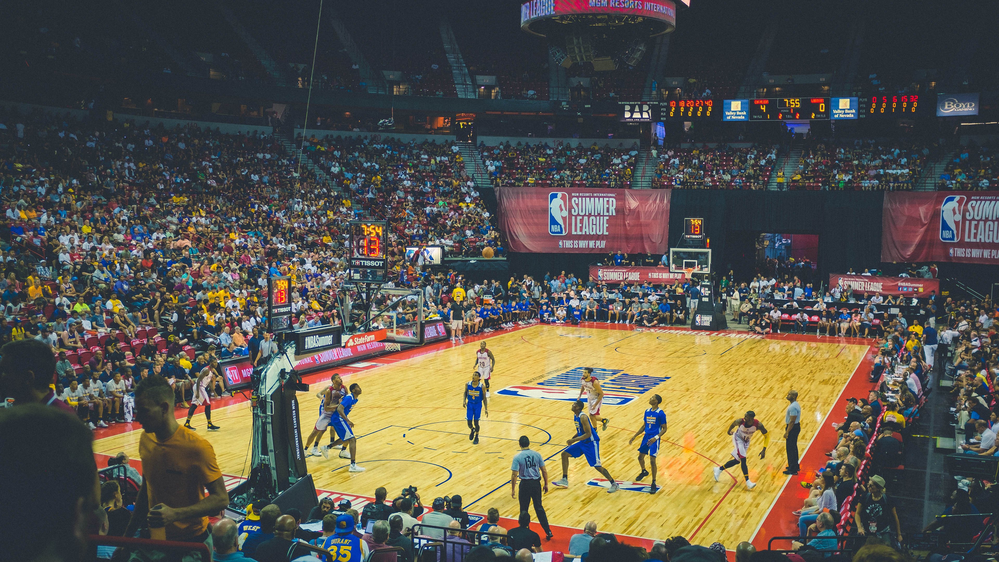 年度焦点之战，上海队掀翻掘金，改写篮球版图的东方奇迹