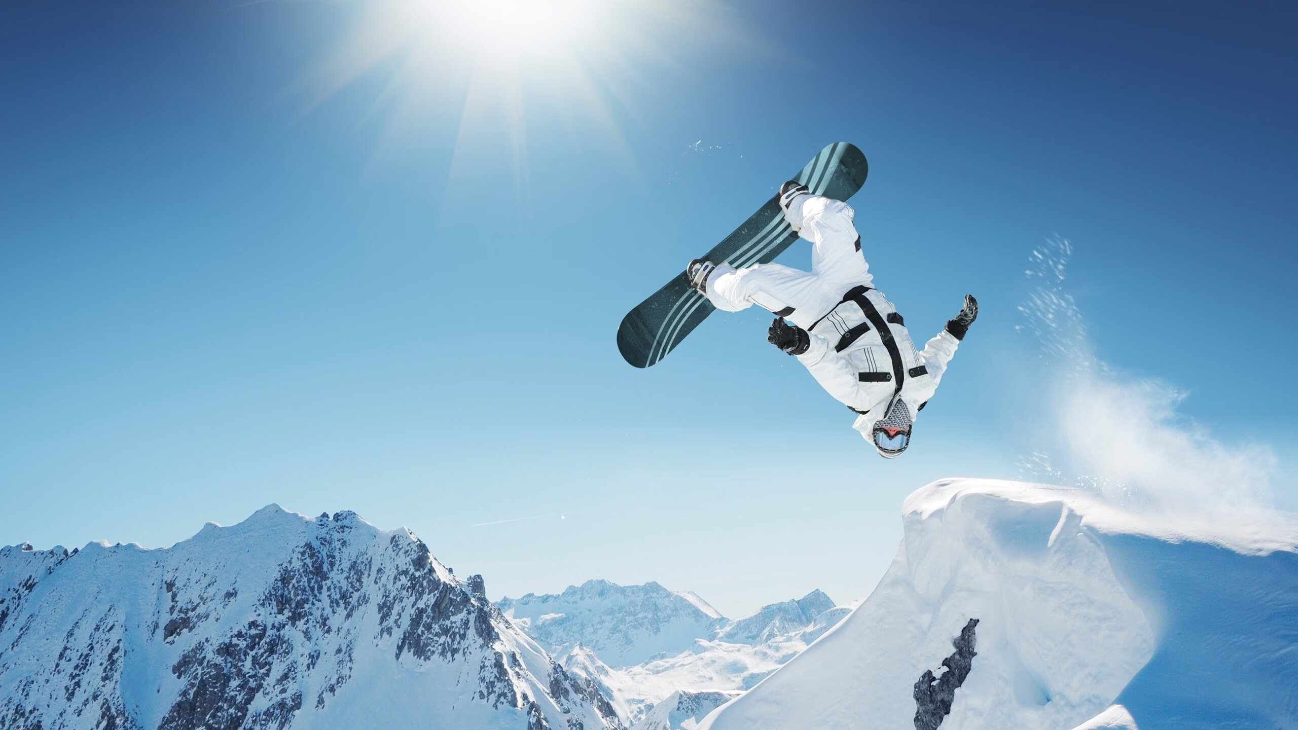 当黄鸭的炽热遇上战车的冷峻，一场风格对撞下的亚洲羽球启示录